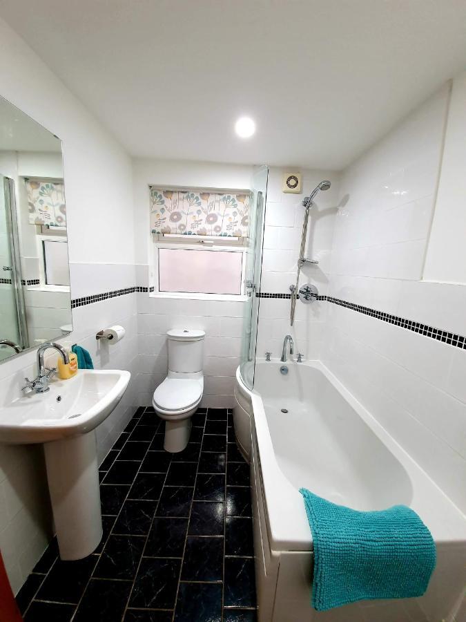 In The Heart Of Portrush - Beautiful Views Apartment ภายนอก รูปภาพ