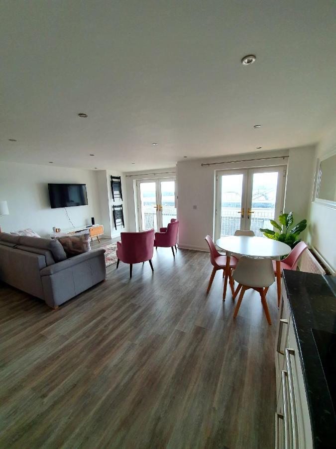 In The Heart Of Portrush - Beautiful Views Apartment ภายนอก รูปภาพ