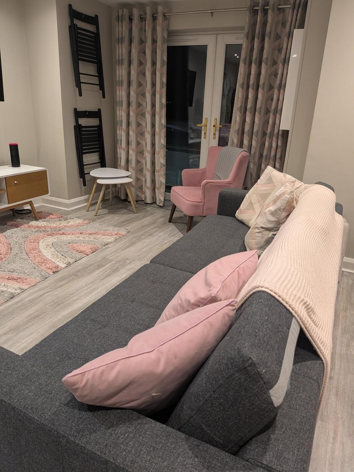 In The Heart Of Portrush - Beautiful Views Apartment ภายนอก รูปภาพ